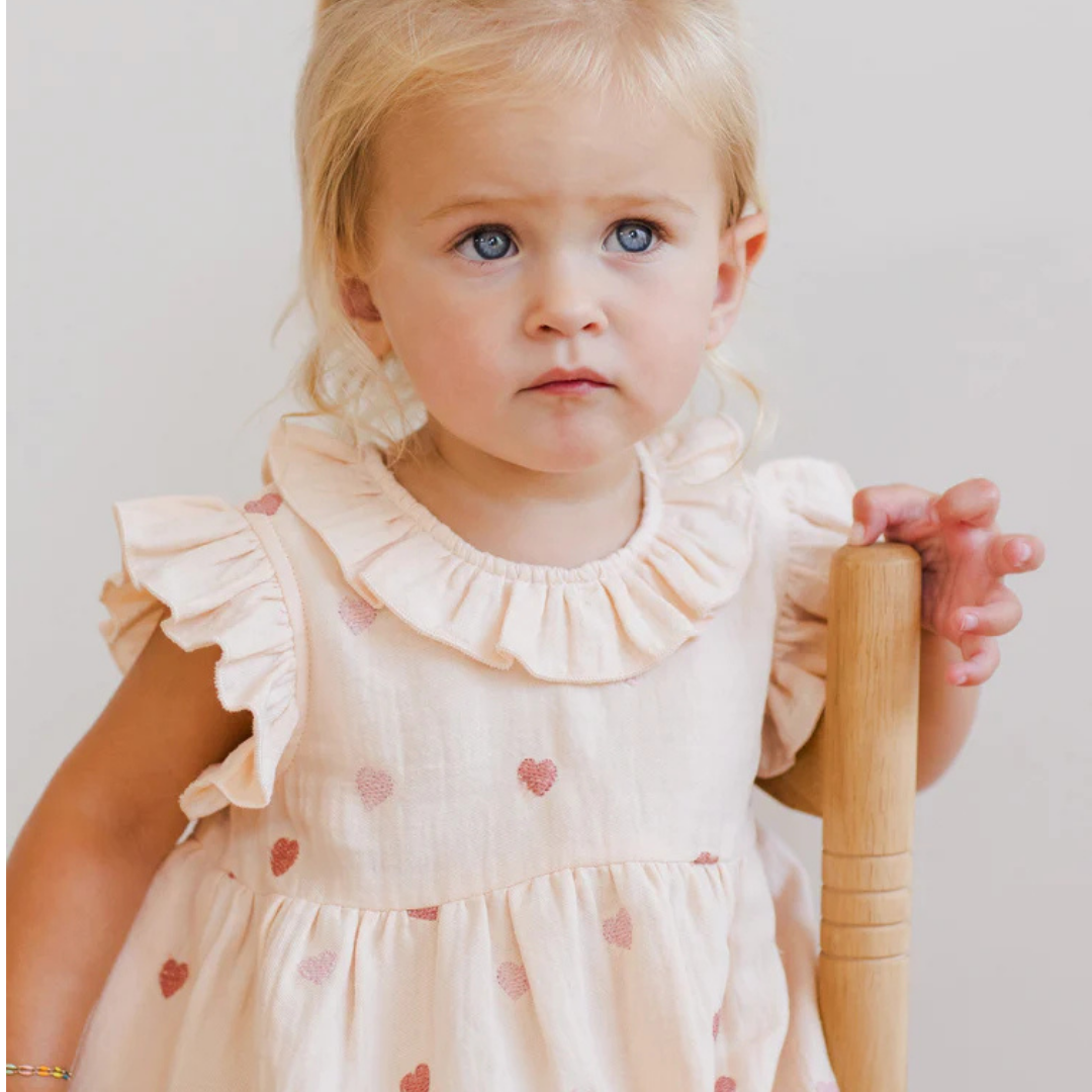 Robe broderies coeurs | Quincy Mae
