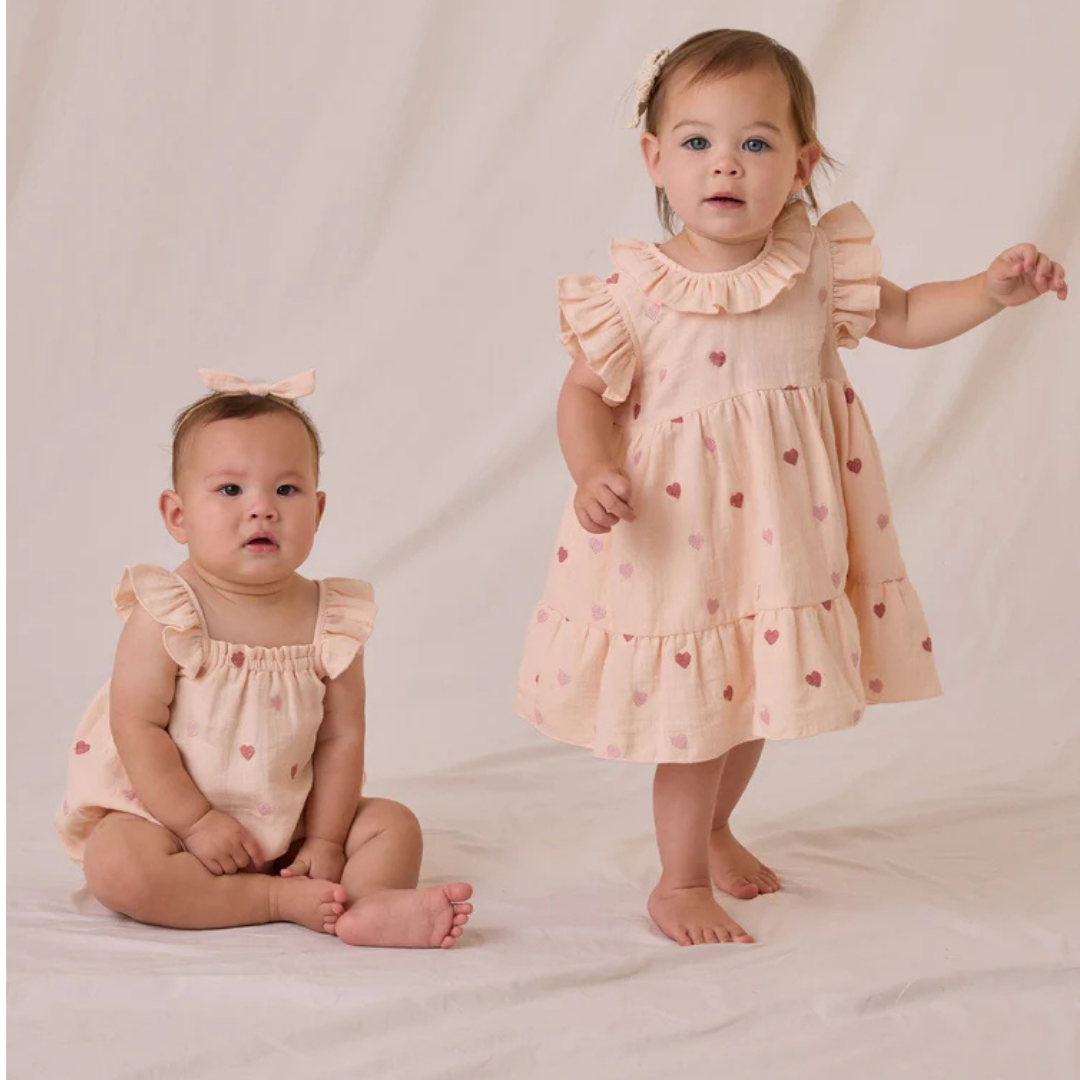 Robe broderies coeurs | Quincy Mae