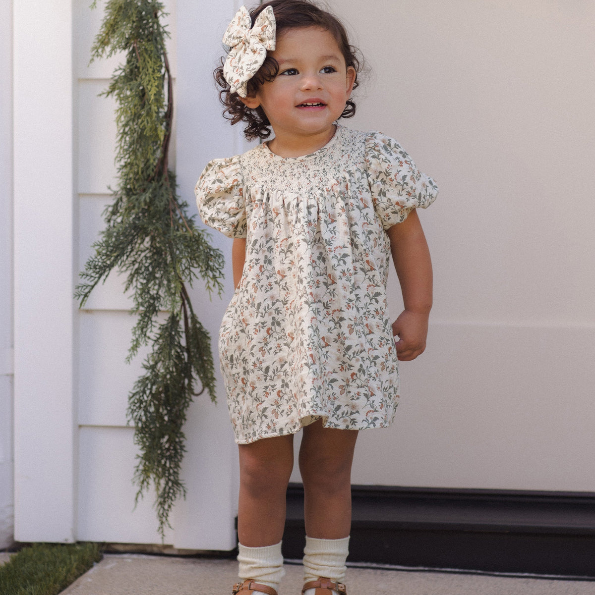 Carina Dress Holiday Floral | Quincy Mae