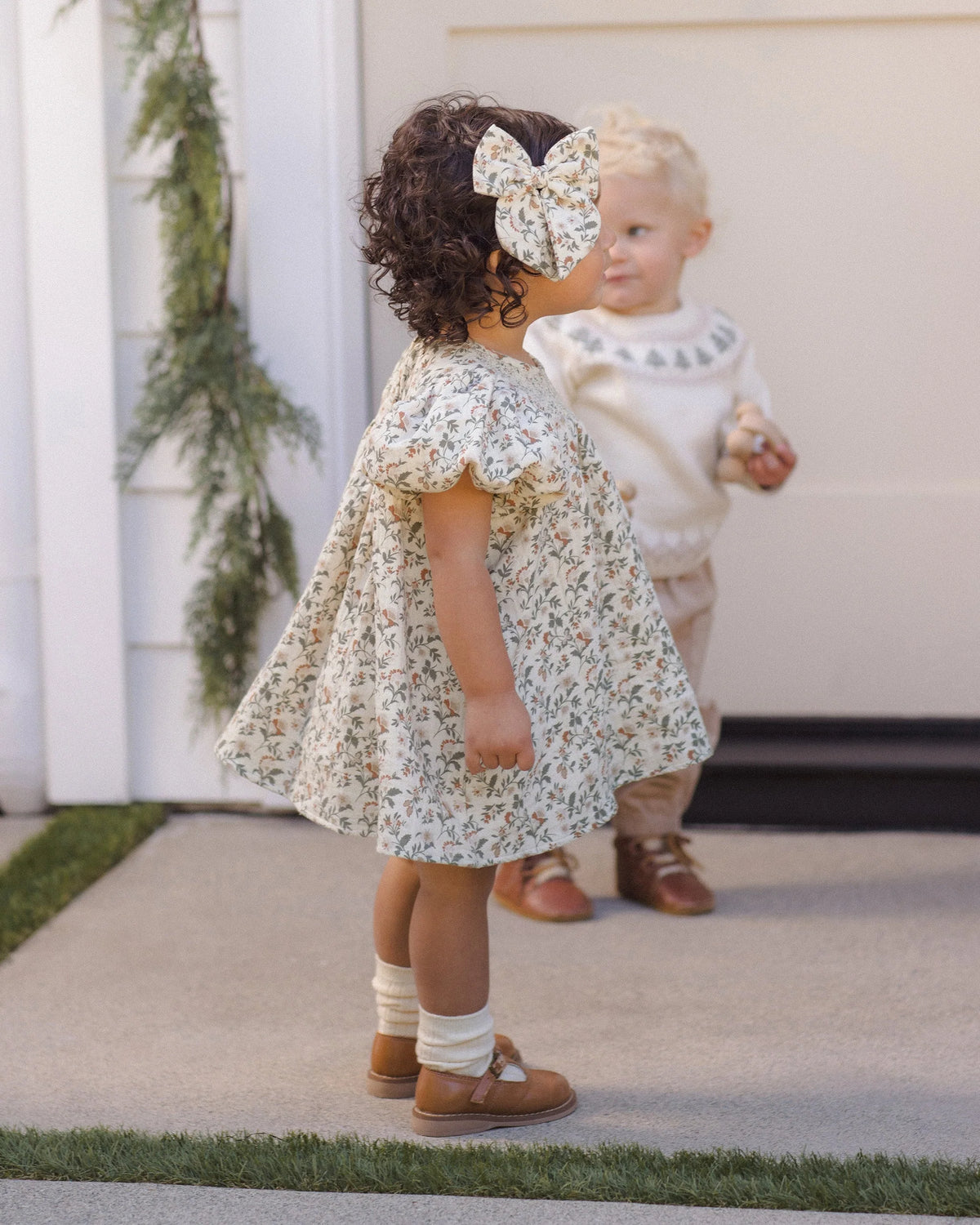 Holiday Floral Bow | Quincy Mae