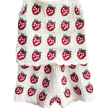 Strawberry crochet kit | Sfera