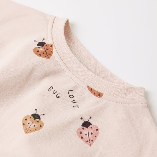 Relaxed Sweatshirt Love Bug | Quincy Mae