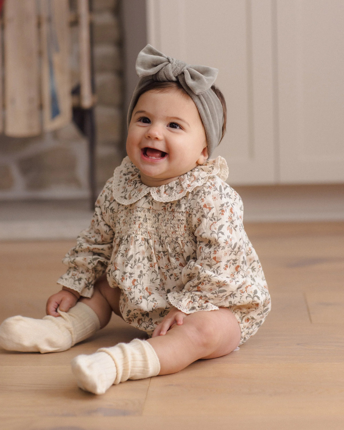 Callie romper Holiday Floral | Quincy Mae